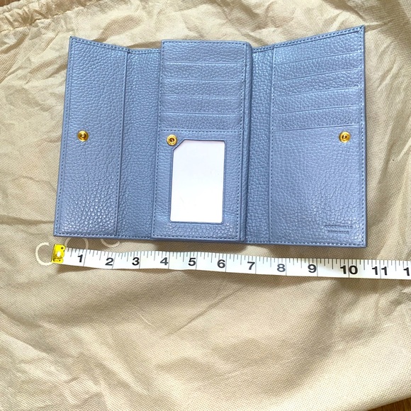 Coccinelle
Leather handbag with wallet
excellent condition
Blue Leather - Picture 9 of 10